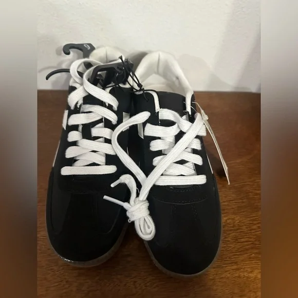 No boundaries black and white memory foam sneakers women’s tennis shoes 9 - Picture 4 of 9